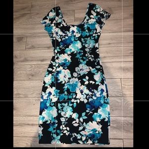 beautiful body con dress!